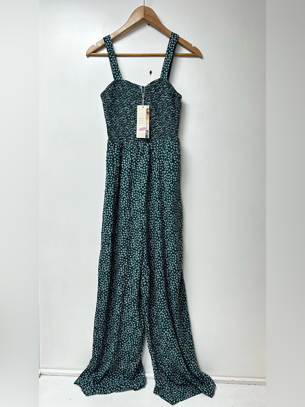 DOKOTOO NWT Women’s  Green Floral Smocked Wide Leg Jumpsuit 100% Viscose Size M